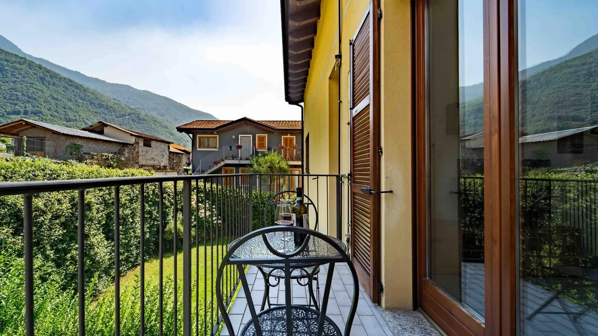 Dolce Far Niente Apartment Colico