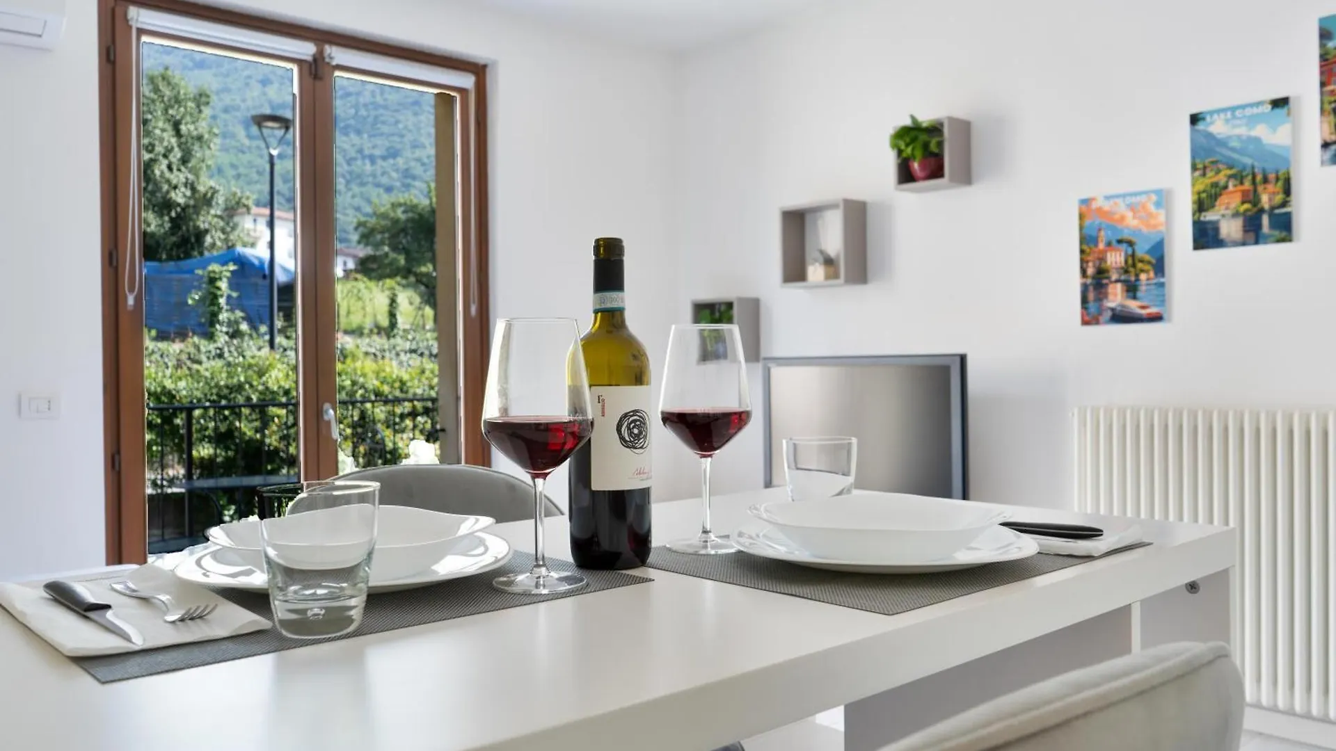 Dolce Far Niente Apartment Colico 0*,  Italia